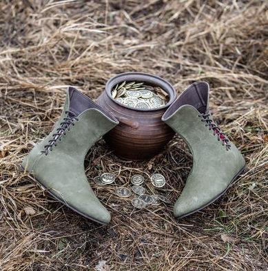 Medieval Shoes Man's Retro Pu  - Hunting Outdoor Boots review and price